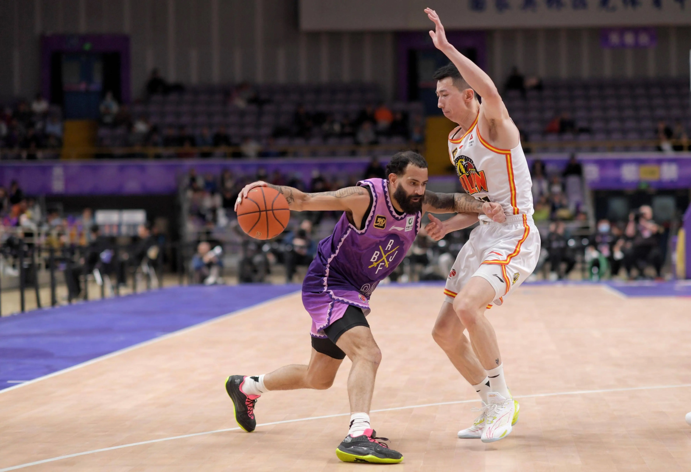 清晨体能课后,山东男篮临场应变备战亚冠,管理层满意,赛程密集仍需轮换(202324年cba联赛临场裁判员名单) 清晨体能课后,山东男篮临场应变备战亚冠,管理层满意,赛程密集仍需轮换(202324年cba联赛临场裁判员名单)