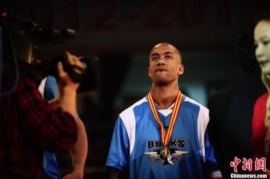 皇家马德里训练开放日，国际比赛日伤情更新引欢呼，CBA季后赛在即，团队化学反应显著的简单介绍