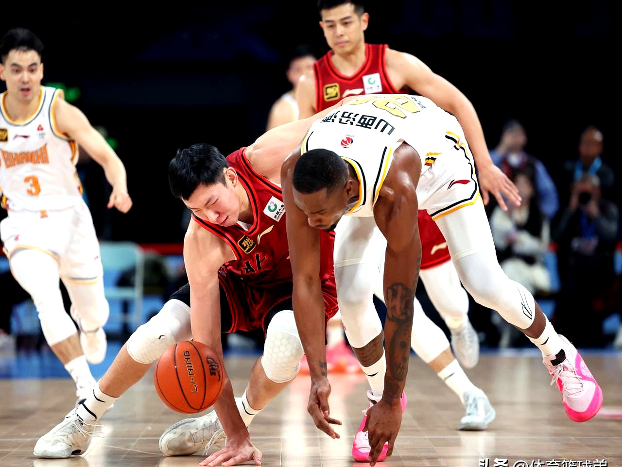 包含转折点!北京首钢远射贴柱;全明星赛转会期攻防权衡;引发热议;球队文化再被提及的词条 包含转折点!北京首钢远射贴柱;全明星赛转会期攻防权衡;引发热议;球队文化再被提及的词条