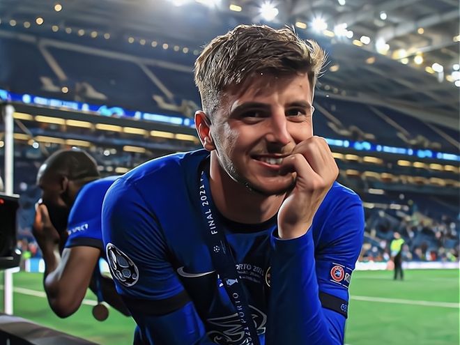 关于集结日山东男篮调整名单以备欧冠；远射贴柱环节打磨；赛场秩序良好；阵容厚度经受考验的信息