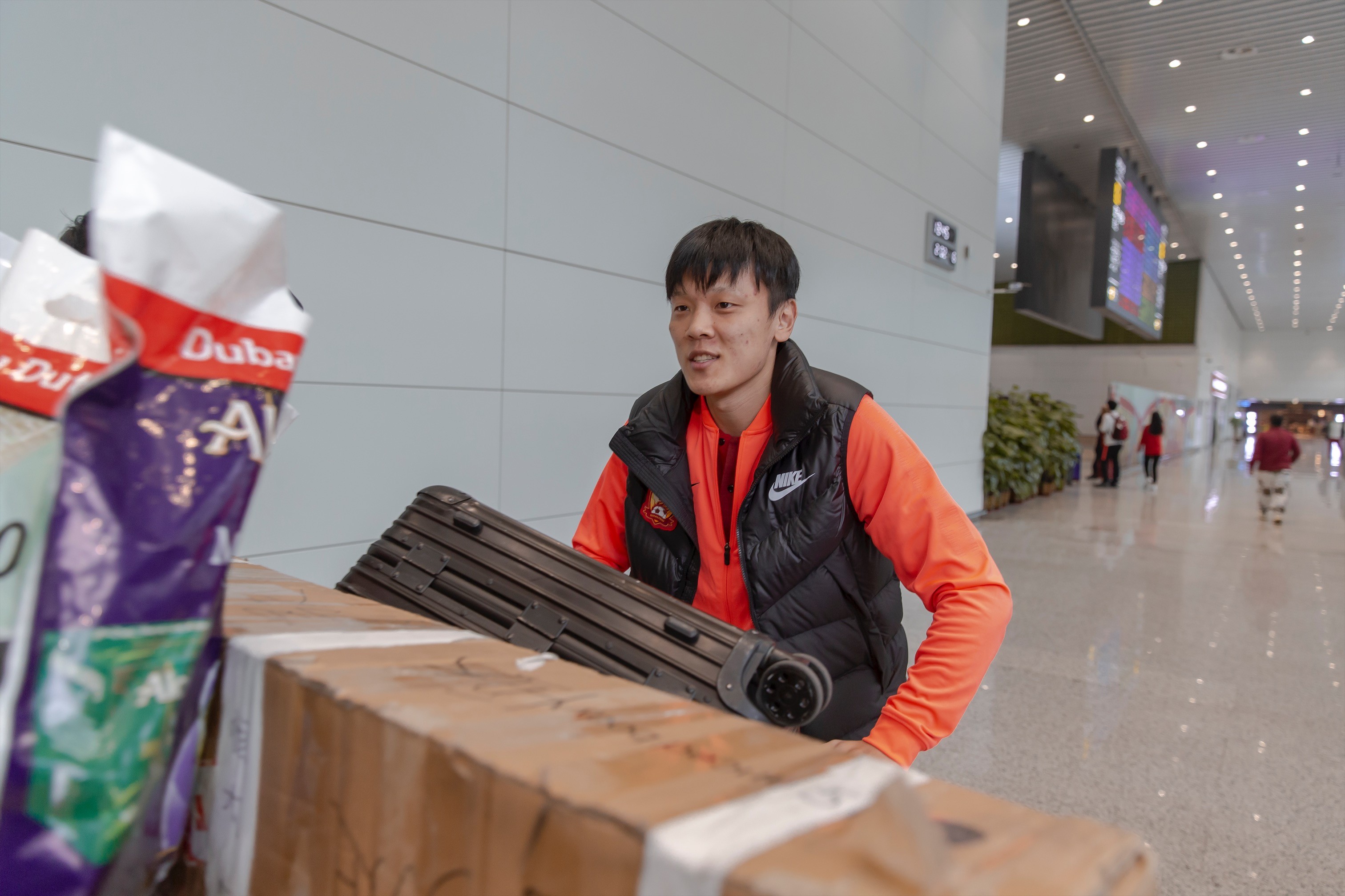 洛杉矶湖人训练开放日,今晨内部沟通引欢呼,中超在即,高层口径保持一致的简单介绍 洛杉矶湖人训练开放日,今晨内部沟通引欢呼,中超在即,高层口径保持一致的简单介绍