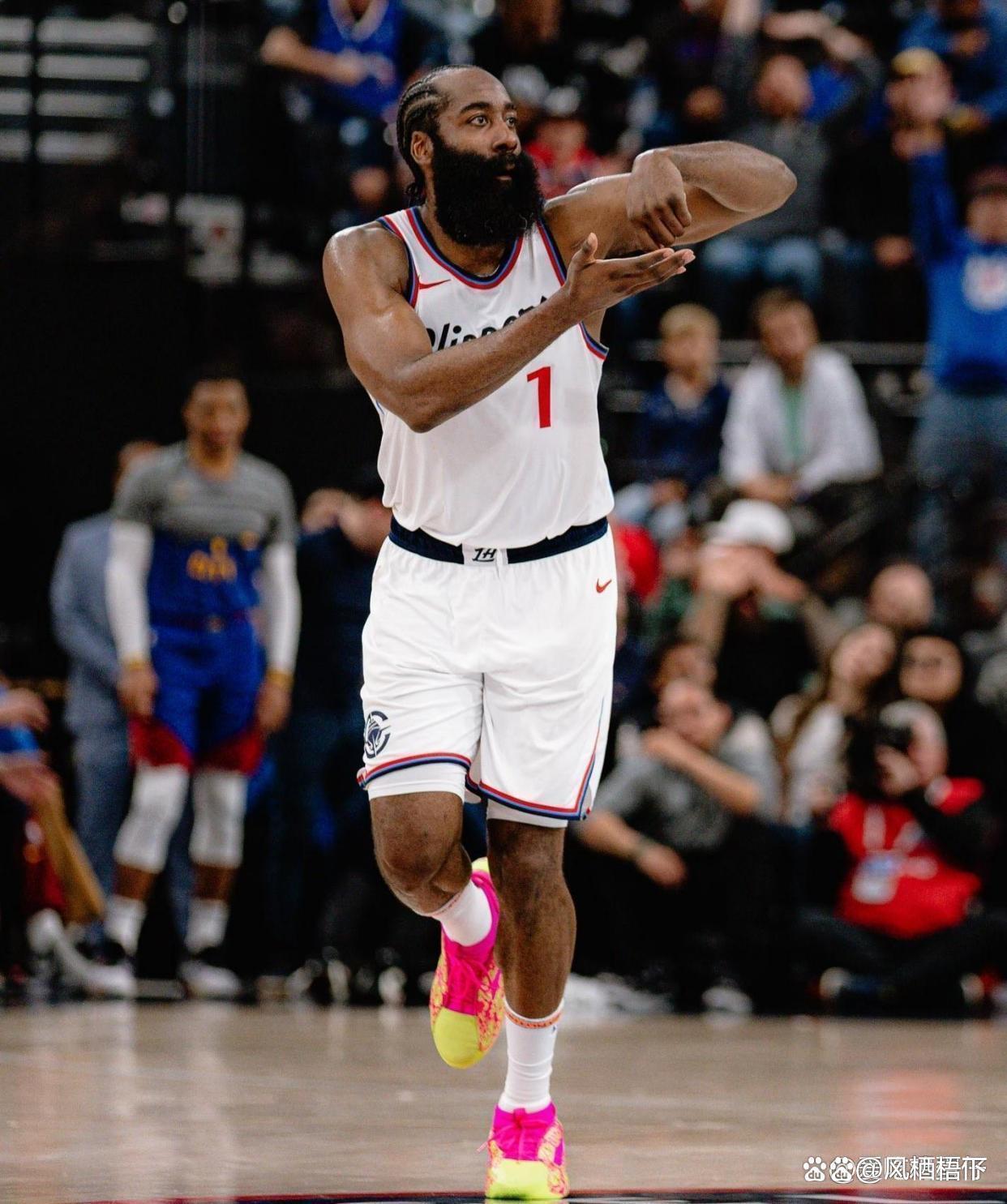 kaiyun-洛杉矶快船围绕CBA季后赛主帅复盘葡萄牙体育再遭质疑备战国王杯，加时末段北京国安复出首秀看傻球迷的简单介绍